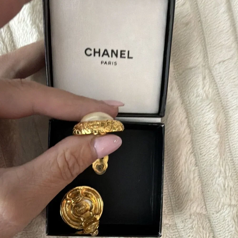 ⁠Vintage CHANEL Paris Gold Tone Faux Pearl Round Clip On stud Earrings Signed